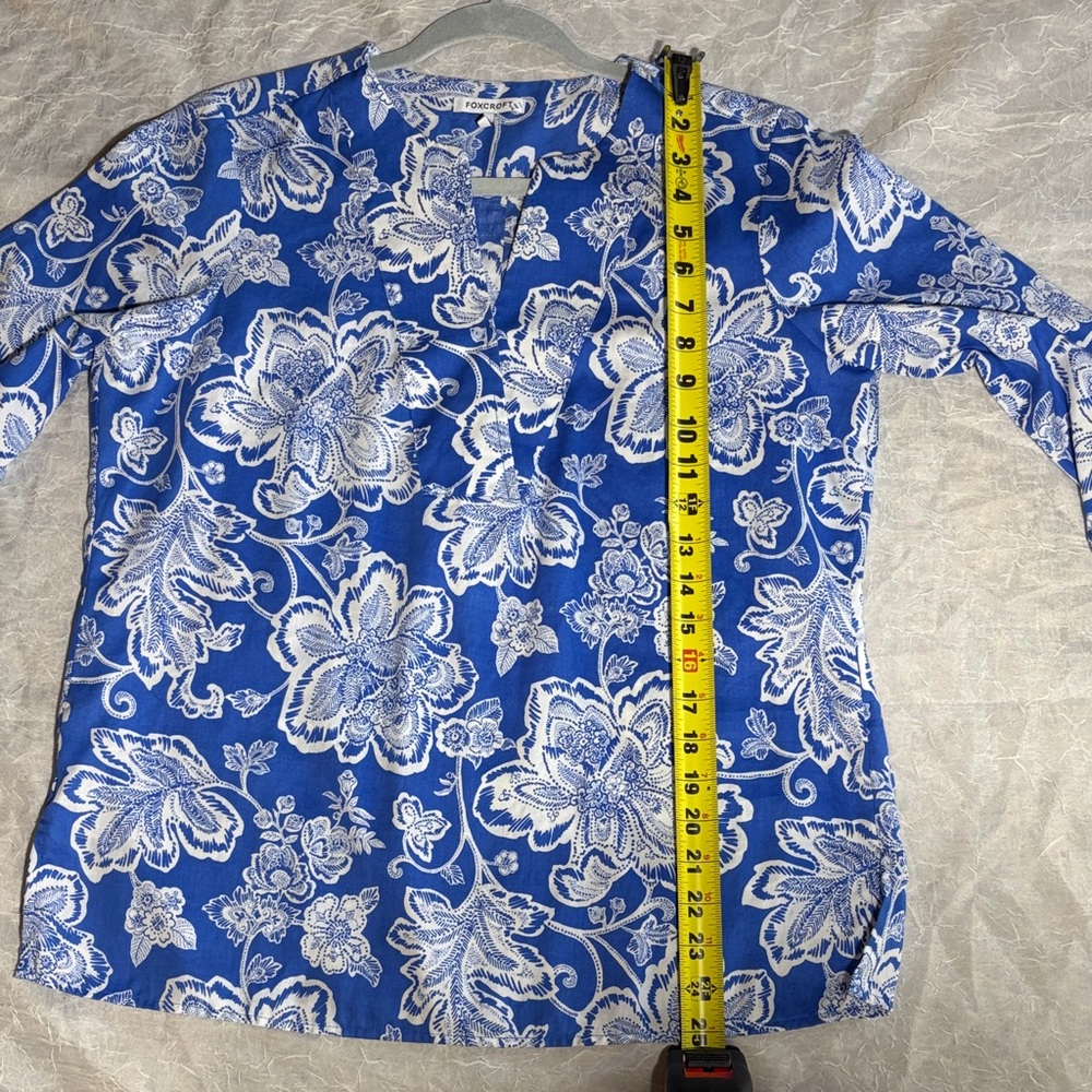Foxcroft Royal Blue White Floral Split V Tunic - Picture 11 of 12